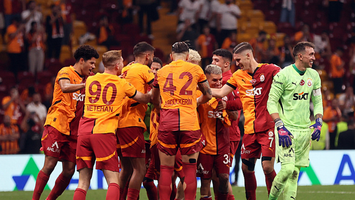 Ne de olsa lider