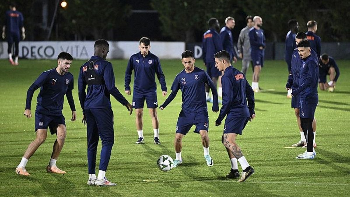Sahne RAMS Başakşehir’in
